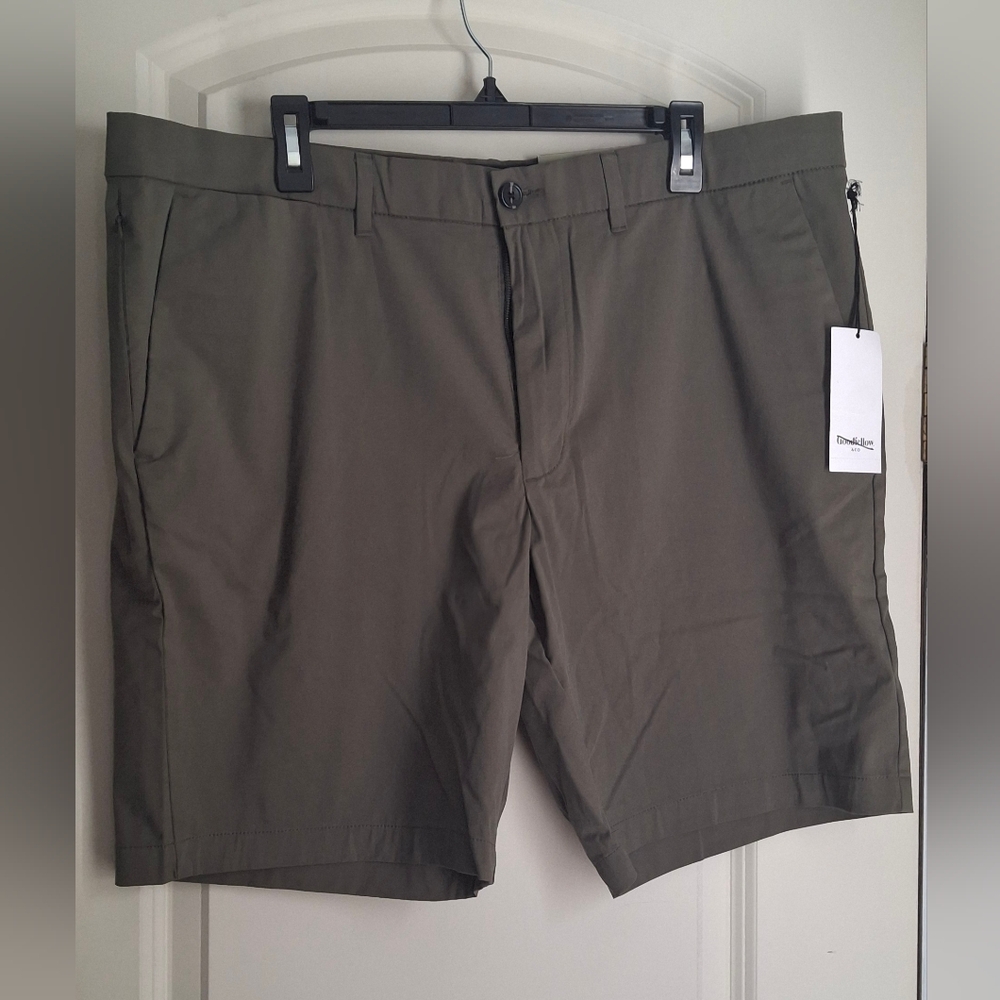 Men's Goodfellow & Co Tech Shorts 9" inseam Olive Green Size 40 formal casual